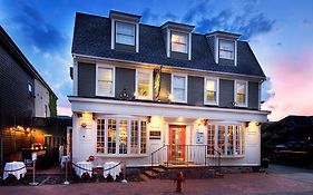 Bouchard Inn Newport